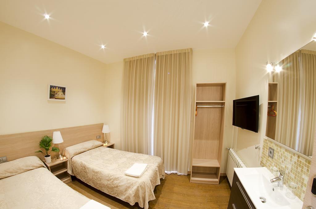 Hostal Excellence Barcelona Exterior foto
