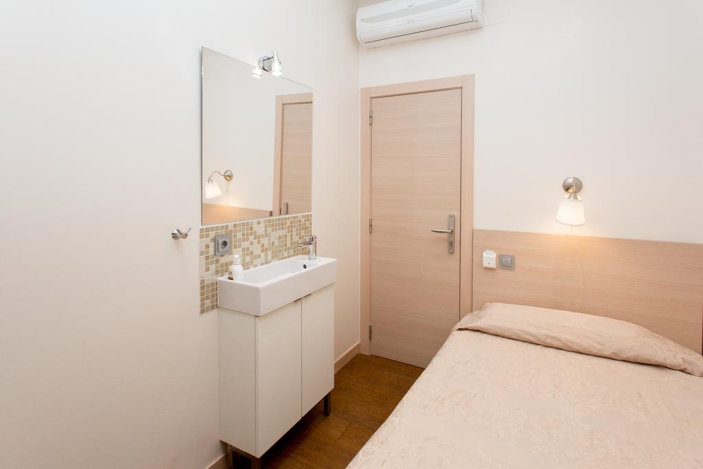 Hostal Excellence Barcelona Exterior foto